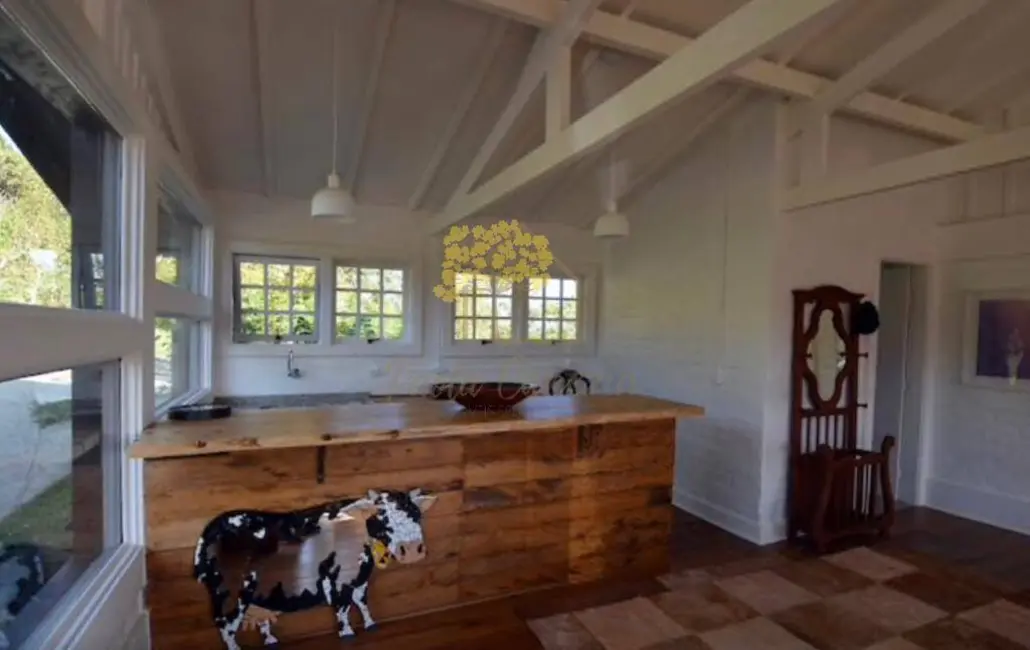 Foto 3 de Casa com 5 quartos à venda, 366m2 em Campos Do Jordao - SP