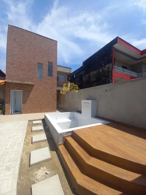 Foto 2 de Casa com 3 quartos à venda, 200m2 em Itanhaem - SP