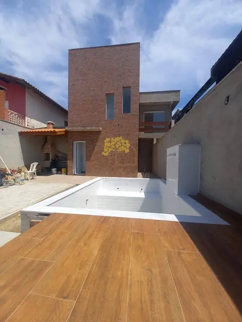 Foto 1 de Casa com 3 quartos à venda, 200m2 em Itanhaem - SP