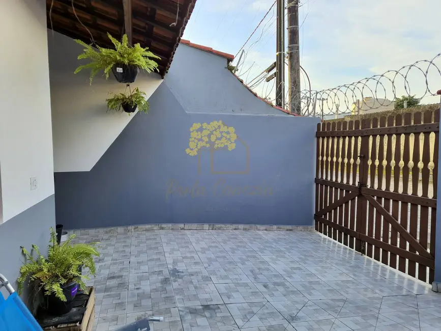 Foto 2 de Casa com 2 quartos à venda em Itanhaem - SP