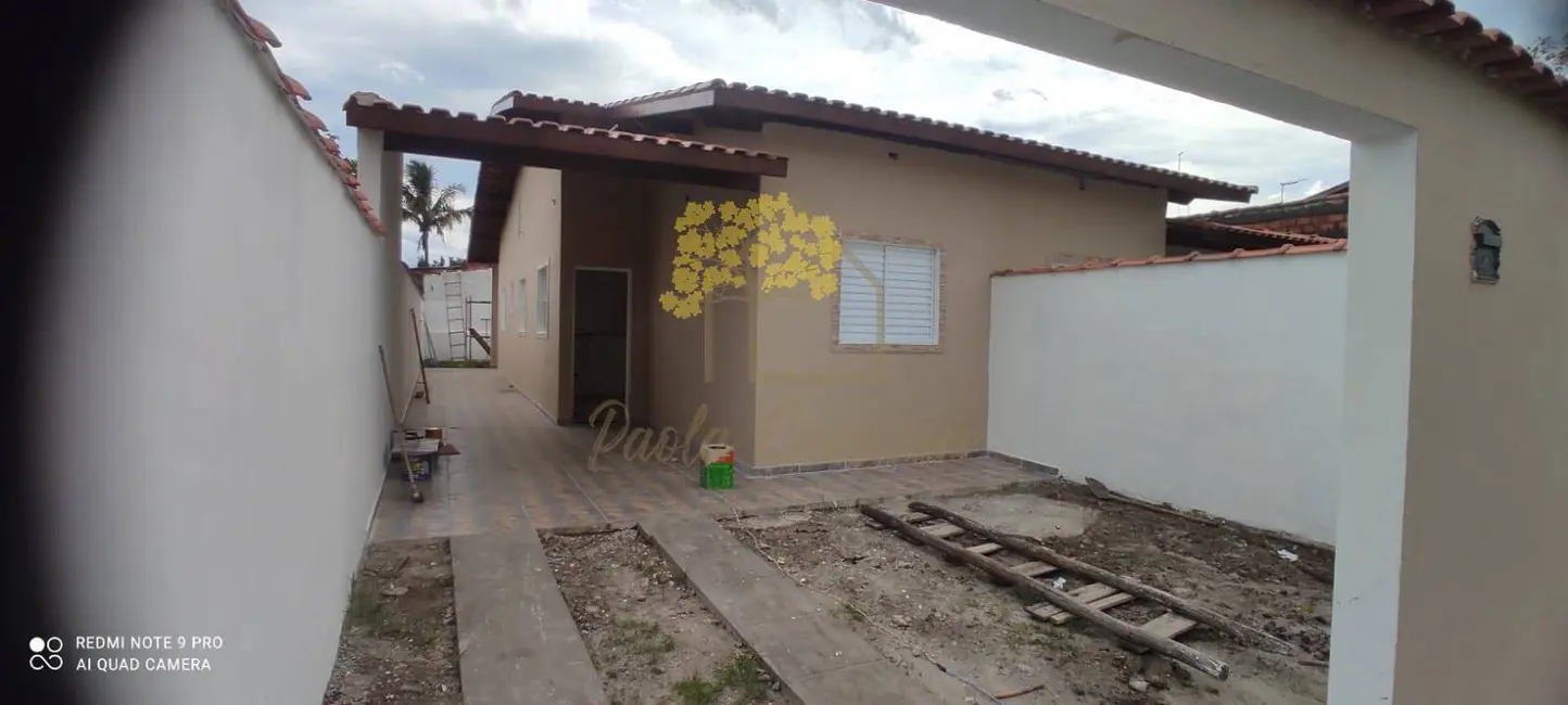 Foto 1 de Casa com 2 quartos à venda, 150m2 em Itanhaem - SP