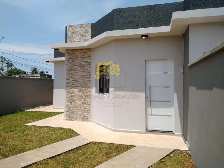 Foto 2 de Casa com 2 quartos à venda, 134m2 em Itanhaem - SP