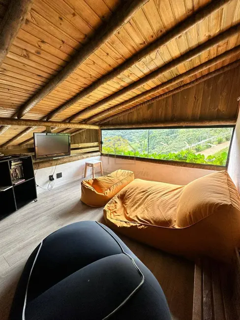 Sítio / Rancho com 3 quartos à venda e para alugar, 150m2 em Sao Jose Dos Campos - SP - imagem 8 Foto 8 de Sítio / Rancho com 3 quartos à venda e para alugar, 150m2 em Sao Jose Dos Campos - SP