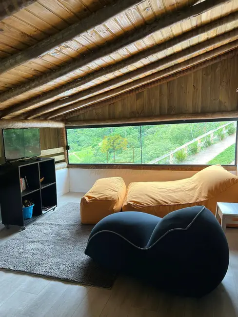 Sítio / Rancho com 2 quartos à venda e para alugar, 130m2 em Sao Jose Dos Campos - SP - imagem 6 Foto 6 de Sítio / Rancho com 2 quartos à venda e para alugar, 130m2 em Sao Jose Dos Campos - SP