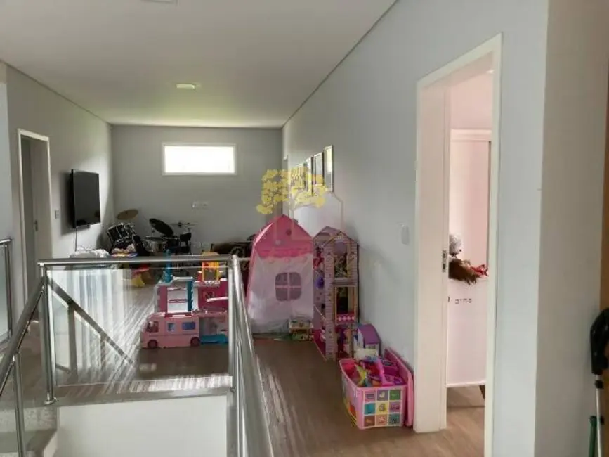 Casa de Condomínio com 4 quartos à venda, 450m2 em Sao Jose Dos Campos - SP - imagem 4 Foto 4 de Casa de Condomínio com 4 quartos à venda, 450m2 em Sao Jose Dos Campos - SP