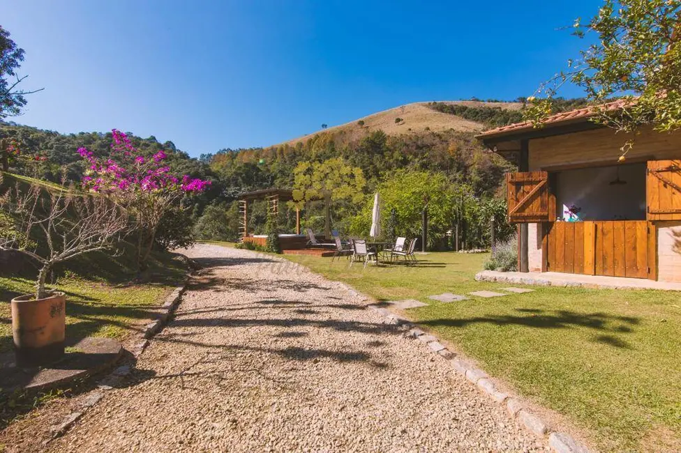 Foto 5 de Sítio / Rancho com 4 quartos à venda, 400m2 em Sao Jose Dos Campos - SP