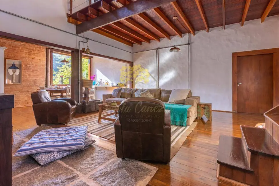 Foto 2 de Sítio / Rancho com 4 quartos à venda, 400m2 em Sao Jose Dos Campos - SP