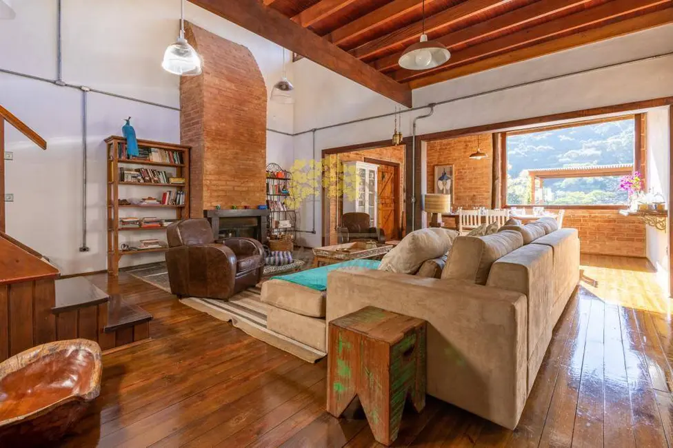 Foto 1 de Sítio / Rancho com 4 quartos à venda, 400m2 em Sao Jose Dos Campos - SP