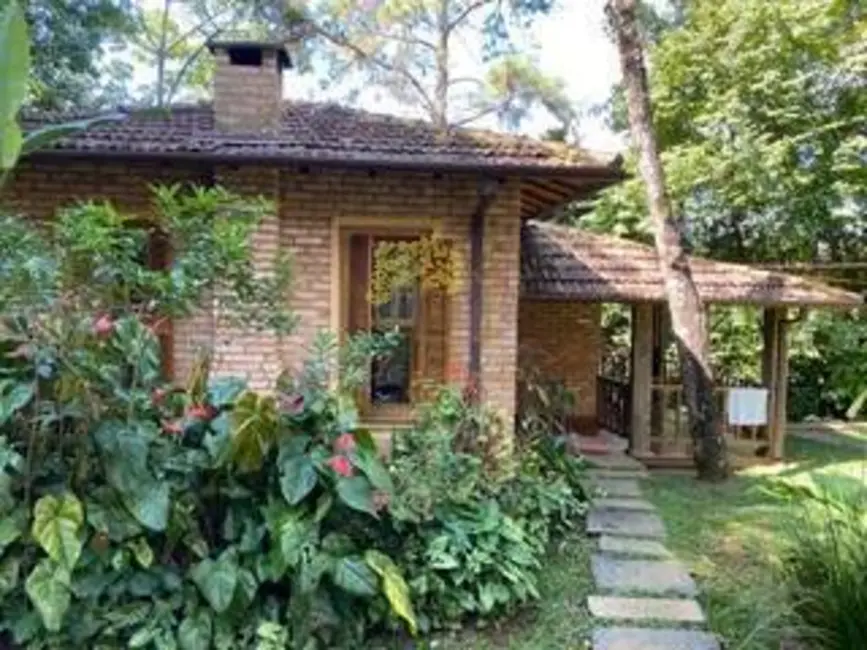 Sítio / Rancho com 7 quartos à venda, 1000m2 em Sao Jose Dos Campos - SP - imagem 6 Foto 6 de Sítio / Rancho com 7 quartos à venda, 1000m2 em Sao Jose Dos Campos - SP