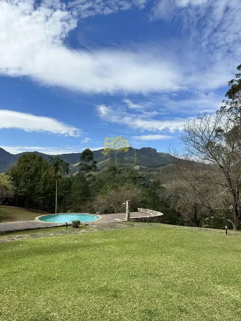 Sítio / Rancho com 7 quartos à venda, 1000m2 em Sao Jose Dos Campos - SP - imagem 1 Foto 1 de Sítio / Rancho com 7 quartos à venda, 1000m2 em Sao Jose Dos Campos - SP