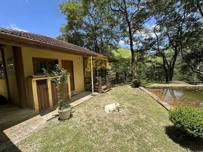 Sítio / Rancho com 4 quartos à venda e para alugar, 140m2 em Sao Jose Dos Campos - SP - imagem 3 Foto 3 de Sítio / Rancho com 4 quartos à venda e para alugar, 140m2 em Sao Jose Dos Campos - SP