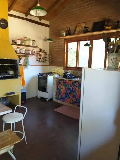 Sítio / Rancho com 4 quartos à venda e para alugar, 140m2 em Sao Jose Dos Campos - SP - imagem 9 Foto 9 de Sítio / Rancho com 4 quartos à venda e para alugar, 140m2 em Sao Jose Dos Campos - SP