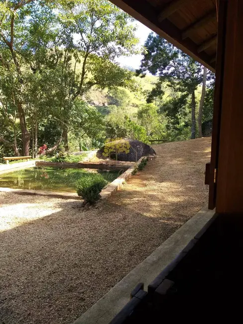 Sítio / Rancho com 4 quartos à venda e para alugar, 140m2 em Sao Jose Dos Campos - SP - imagem 8 Foto 8 de Sítio / Rancho com 4 quartos à venda e para alugar, 140m2 em Sao Jose Dos Campos - SP