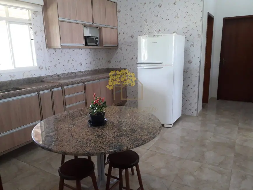 Foto 3 de Chácara com 2 quartos à venda, 312m2 em Chácara Marambaia, Cacapava - SP