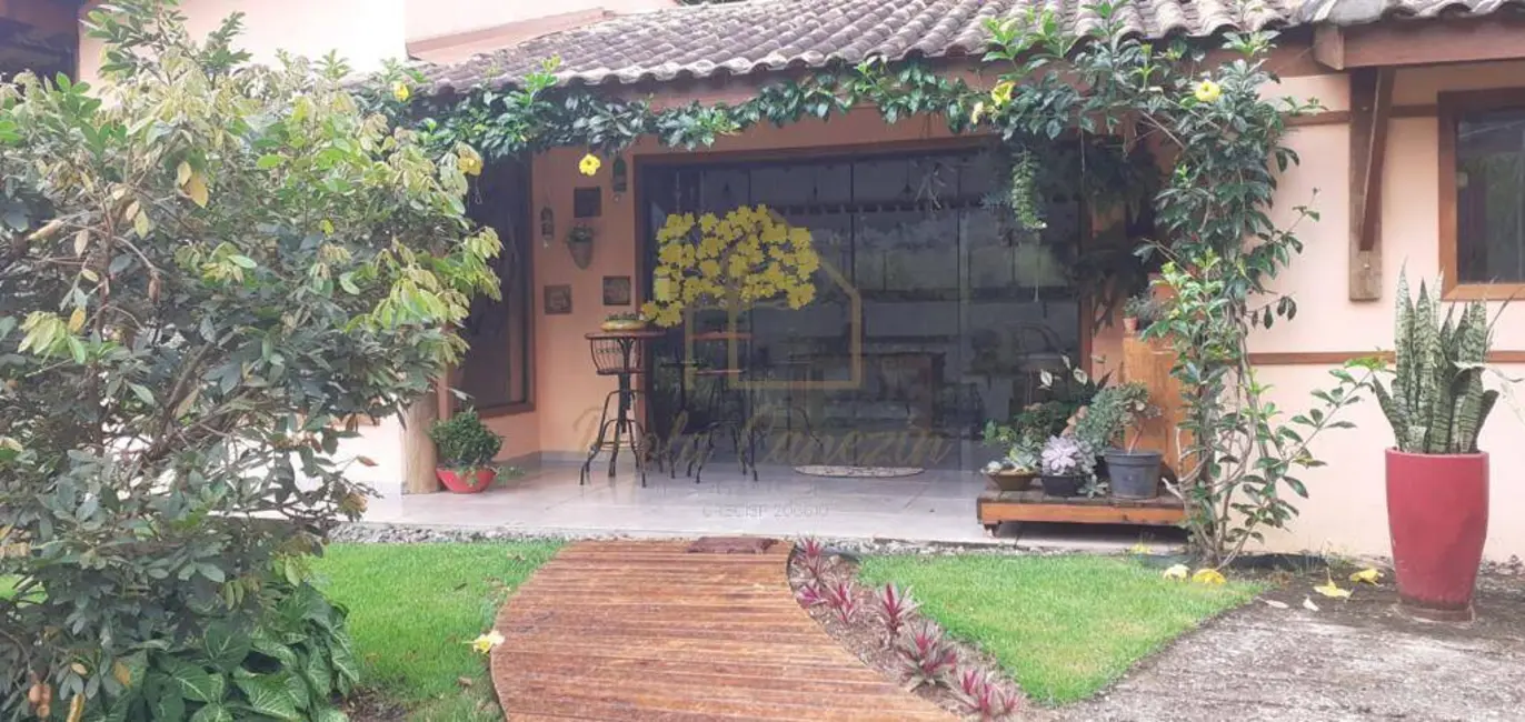 Sítio / Rancho com 3 quartos à venda, 400m2 em Sao Jose Dos Campos - SP - imagem 3 Foto 3 de Sítio / Rancho com 3 quartos à venda, 400m2 em Sao Jose Dos Campos - SP