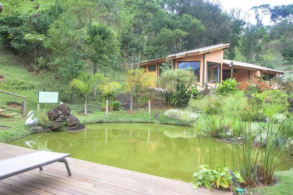 Sítio / Rancho com 3 quartos à venda, 400m2 em Sao Jose Dos Campos - SP - imagem 5 Foto 5 de Sítio / Rancho com 3 quartos à venda, 400m2 em Sao Jose Dos Campos - SP