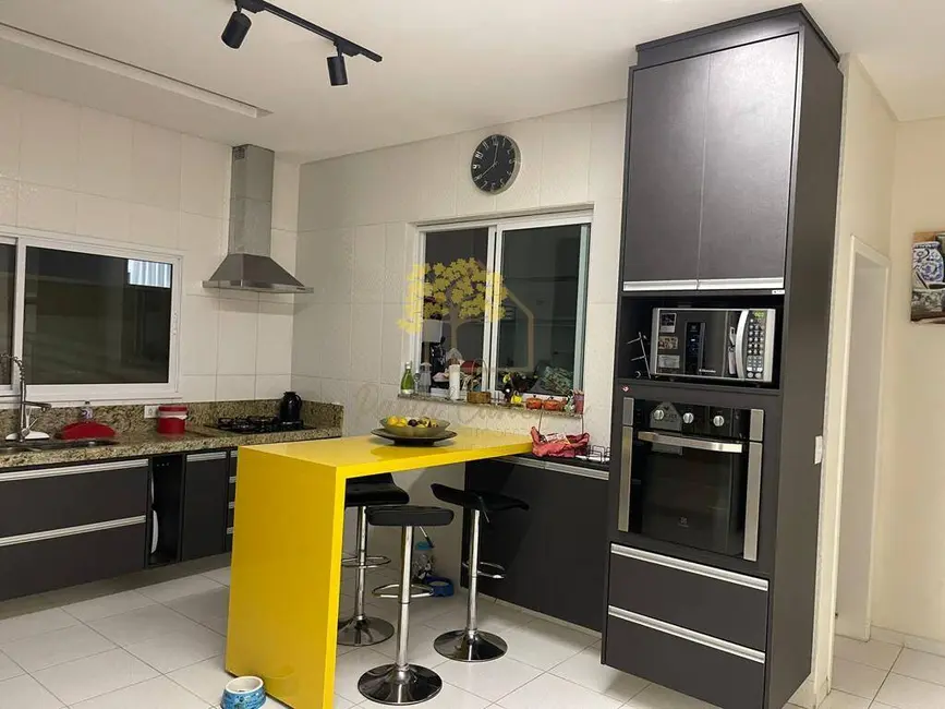 Foto 2 de Casa de Condomínio com 3 quartos à venda, 267m2 em Cacapava - SP