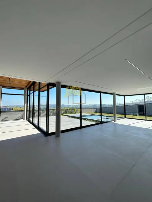 Casa com 4 quartos à venda, 600m2 em Sao Jose Dos Campos - SP - imagem 8 Foto 8 de Casa com 4 quartos à venda, 600m2 em Sao Jose Dos Campos - SP