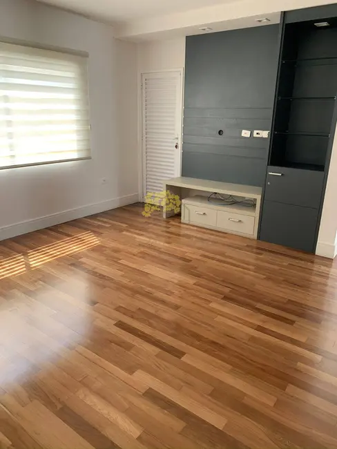 Foto 2 de Casa com 4 quartos à venda e para alugar, 815m2 em Sao Jose Dos Campos - SP