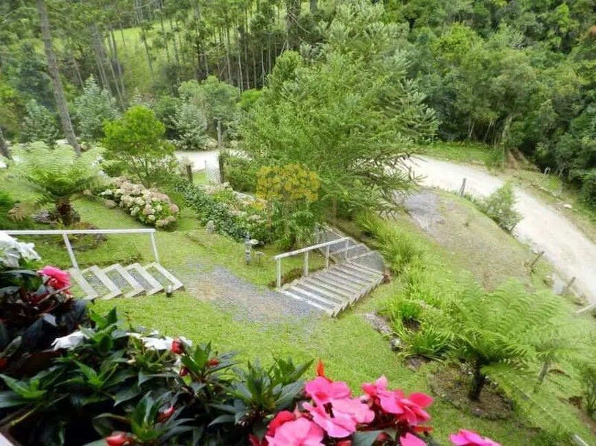 Sala Comercial à venda e para alugar, 600m2 em Centro, Goncalves - MG - imagem 5 Foto 5 de Sala Comercial à venda e para alugar, 600m2 em Centro, Goncalves - MG