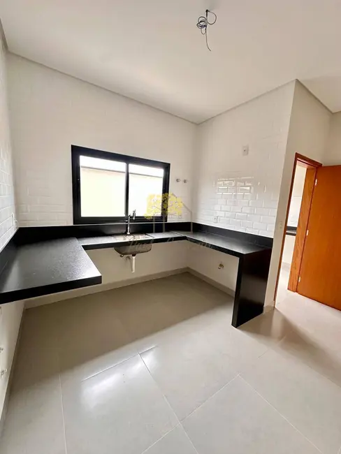 Foto 2 de Casa de Condomínio com 3 quartos à venda, 175m2 em Sao Jose Dos Campos - SP