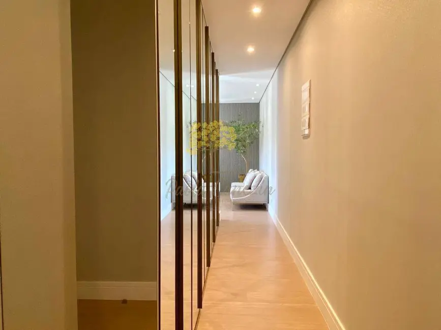 Foto 9 de Casa com 4 quartos à venda, 400m2 em Sao Jose Dos Campos - SP