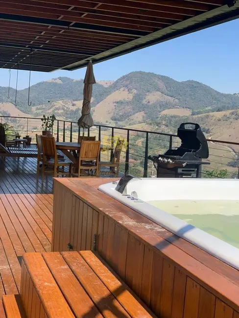 Casa com 3 quartos para alugar, 200m2 em Sao Jose Dos Campos - SP - imagem 5 Foto 5 de Casa com 3 quartos para alugar, 200m2 em Sao Jose Dos Campos - SP