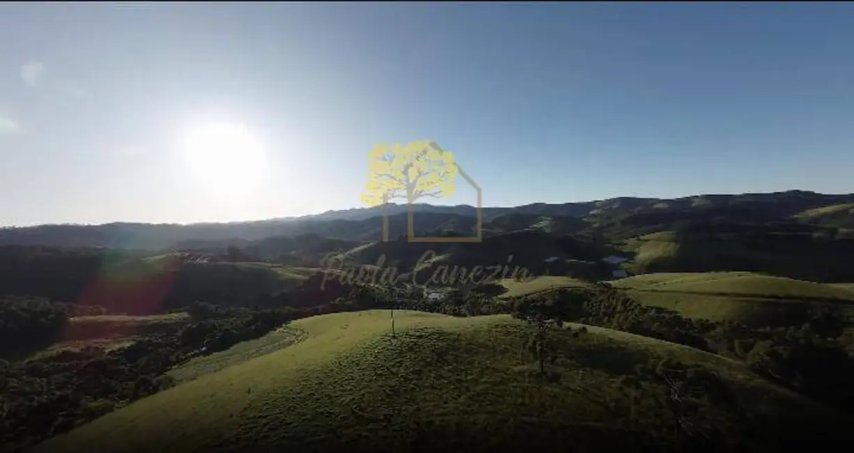 Foto 2 de Terreno / Lote à venda, 22000m2 em Centro, Camanducaia - MG