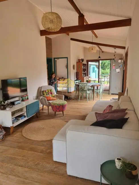 Foto 3 de Casa com 3 quartos à venda e para alugar, 200m2 em Sao Jose Dos Campos - SP