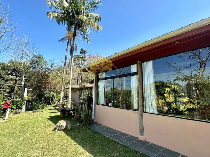 Casa com 5 quartos à venda, 200m2 em Sao Jose Dos Campos - SP - imagem 9 Foto 9 de Casa com 5 quartos à venda, 200m2 em Sao Jose Dos Campos - SP