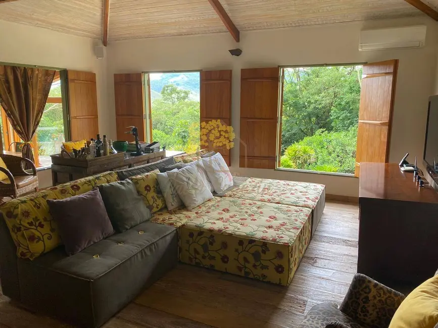 Foto 4 de Sítio / Rancho com 6 quartos à venda, 500m2 em Sao Jose Dos Campos - SP