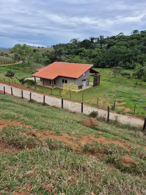 Chácara com 3 quartos à venda, 190m2 em Sao Jose Dos Campos - SP - imagem 9 Foto 9 de Chácara com 3 quartos à venda, 190m2 em Sao Jose Dos Campos - SP
