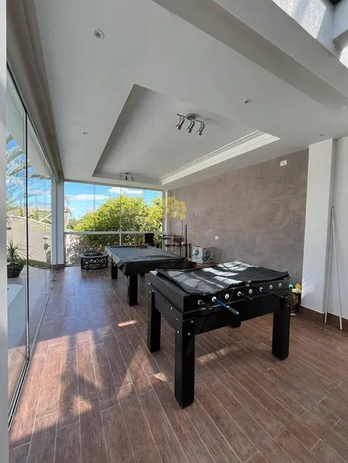 Casa de Condomínio com 4 quartos à venda e para alugar, 400m2 em Sao Jose Dos Campos - SP - imagem 3 Foto 3 de Casa de Condomínio com 4 quartos à venda e para alugar, 400m2 em Sao Jose Dos Campos - SP