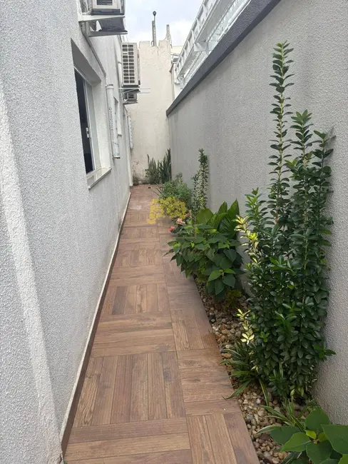 Casa com 3 quartos para alugar, 500m2 em Loteamento Villa Branca, Jacarei - SP - imagem 2 Foto 2 de Casa com 3 quartos para alugar, 500m2 em Loteamento Villa Branca, Jacarei - SP