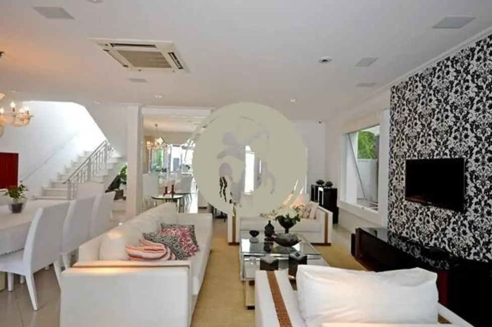 Casa de Condomínio com 4 quartos à venda, 420m2 em Jardim Acapulco, Guaruja - SP - imagem 8 Foto 8 de Casa de Condomínio com 4 quartos à venda, 420m2 em Jardim Acapulco, Guaruja - SP