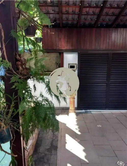 Foto 2 de Casa com 3 quartos à venda, 264m2 em Embaré, Santos - SP