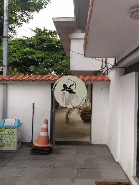 Casa com 4 quartos à venda e para alugar, 380m2 em Gonzaga, Santos - SP - imagem 3 Foto 3 de Casa com 4 quartos à venda e para alugar, 380m2 em Gonzaga, Santos - SP