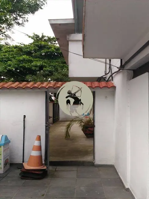 Casa com 4 quartos à venda e para alugar, 380m2 em Gonzaga, Santos - SP - imagem 4 Foto 4 de Casa com 4 quartos à venda e para alugar, 380m2 em Gonzaga, Santos - SP