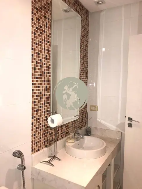 Foto 8 de Casa com 4 quartos à venda, 350m2 em Embaré, Santos - SP