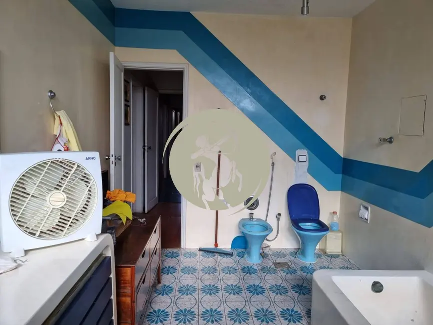 Casa com 4 quartos à venda, 256m2 em Gonzaga, Santos - SP - imagem 8 Foto 8 de Casa com 4 quartos à venda, 256m2 em Gonzaga, Santos - SP