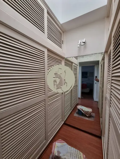 Casa com 4 quartos à venda, 256m2 em Gonzaga, Santos - SP - imagem 4 Foto 4 de Casa com 4 quartos à venda, 256m2 em Gonzaga, Santos - SP