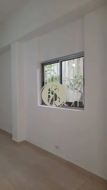 Sala Comercial para alugar, 45m2 em Gonzaga, Santos - SP - imagem 6 Foto 6 de Sala Comercial para alugar, 45m2 em Gonzaga, Santos - SP
