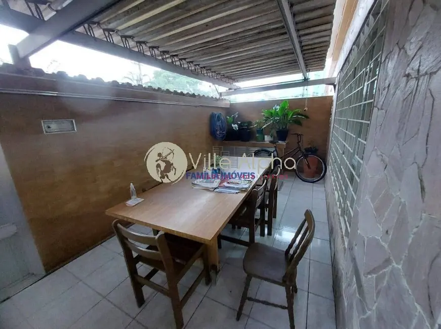 Casa com 3 quartos à venda, 90m2 em Encruzilhada, Santos - SP - imagem 8 Foto 8 de Casa com 3 quartos à venda, 90m2 em Encruzilhada, Santos - SP