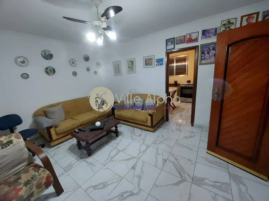 Foto 2 de Casa com 3 quartos à venda, 90m2 em Encruzilhada, Santos - SP