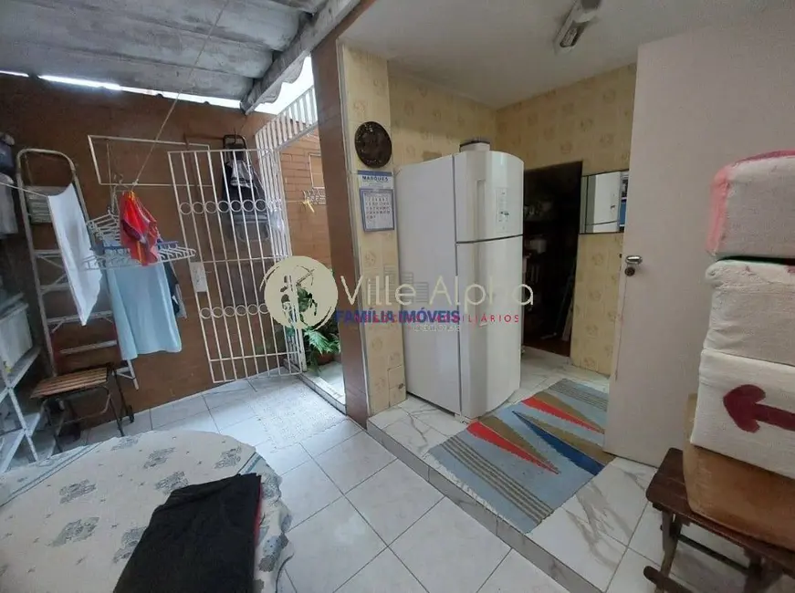 Casa com 3 quartos à venda, 90m2 em Encruzilhada, Santos - SP - imagem 3 Foto 3 de Casa com 3 quartos à venda, 90m2 em Encruzilhada, Santos - SP