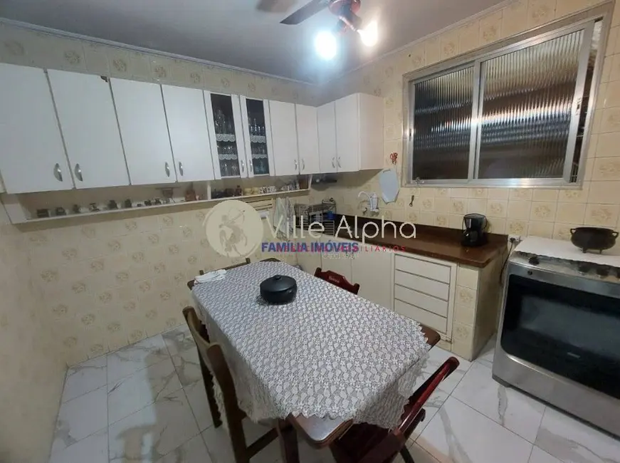 Casa com 3 quartos à venda, 90m2 em Encruzilhada, Santos - SP - imagem 7 Foto 7 de Casa com 3 quartos à venda, 90m2 em Encruzilhada, Santos - SP
