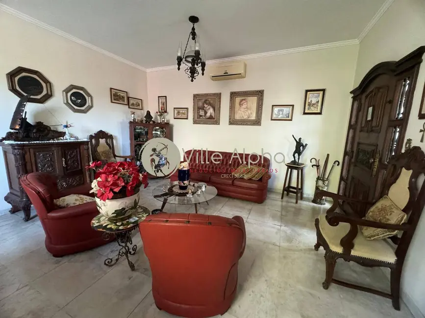 Casa com 4 quartos à venda, 353m2 em Embaré, Santos - SP - imagem 5 Foto 5 de Casa com 4 quartos à venda, 353m2 em Embaré, Santos - SP