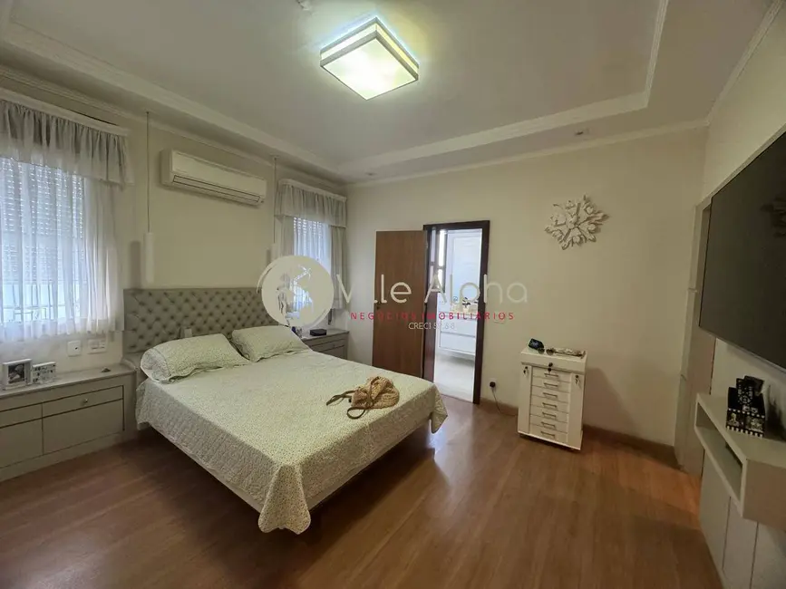 Foto 8 de Casa com 3 quartos à venda, 225m2 em Embaré, Santos - SP