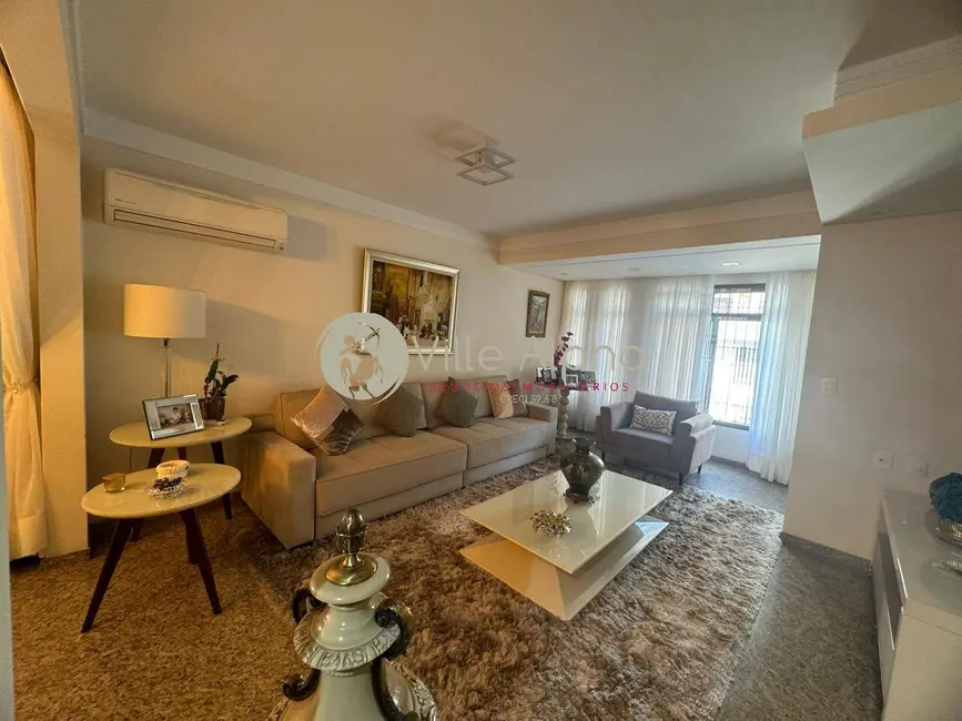 Foto 1 de Casa com 3 quartos à venda, 225m2 em Embaré, Santos - SP