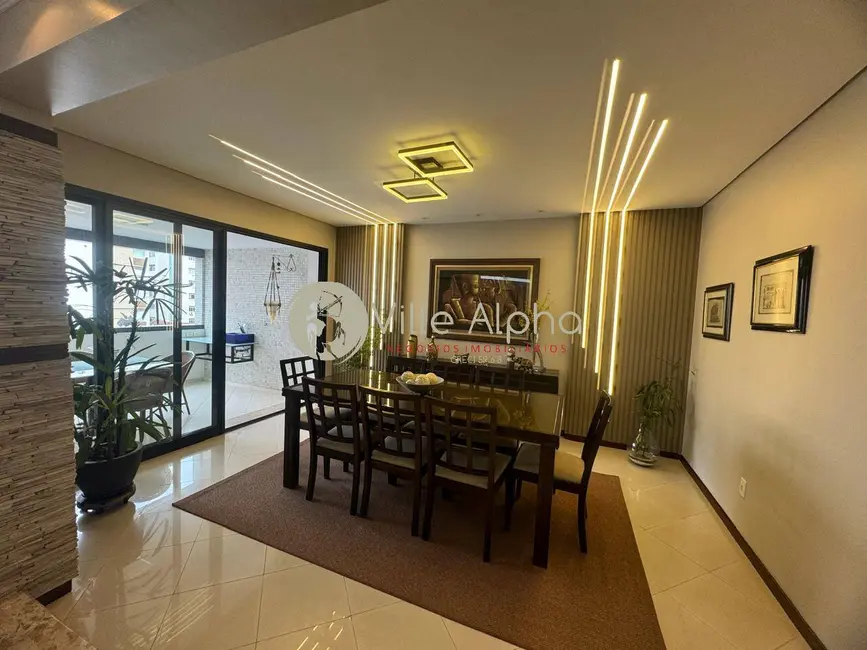 Foto 3 de Apartamento com 3 quartos à venda, 200m2 em Embaré, Santos - SP